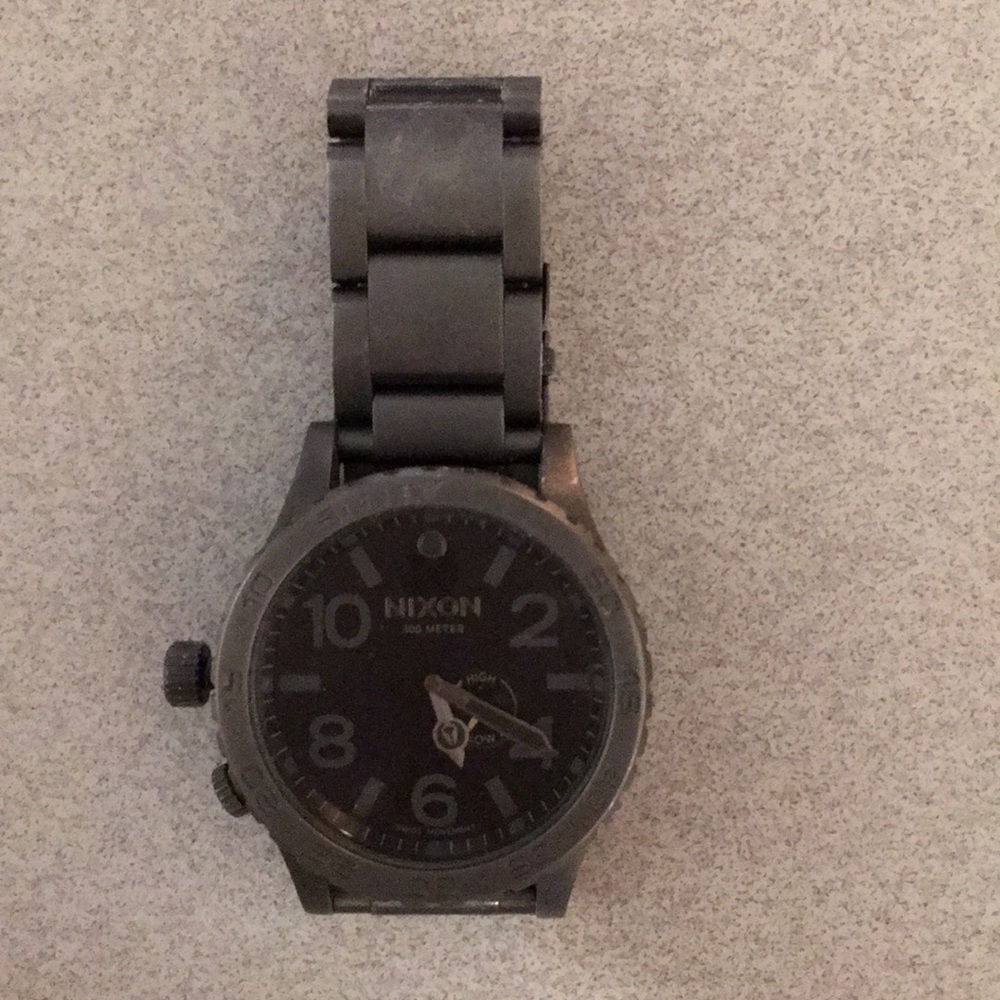 Beautiful watch  classy.
